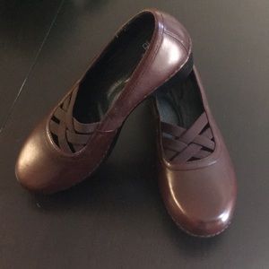 dansko shoes! NEVER worn!! brown size 40